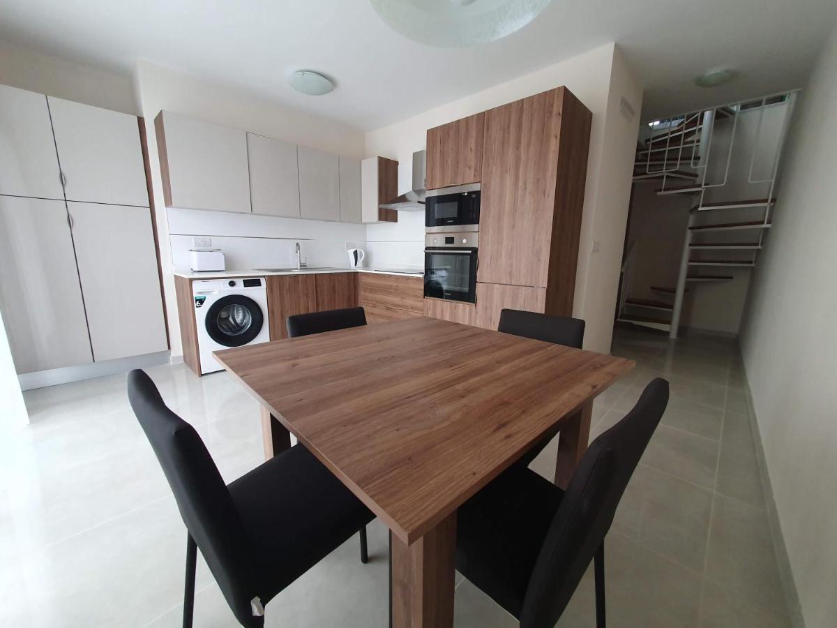 Marbella Holiday Apartments - Seafront - Wifi Marsaskala Eksteriør bilde