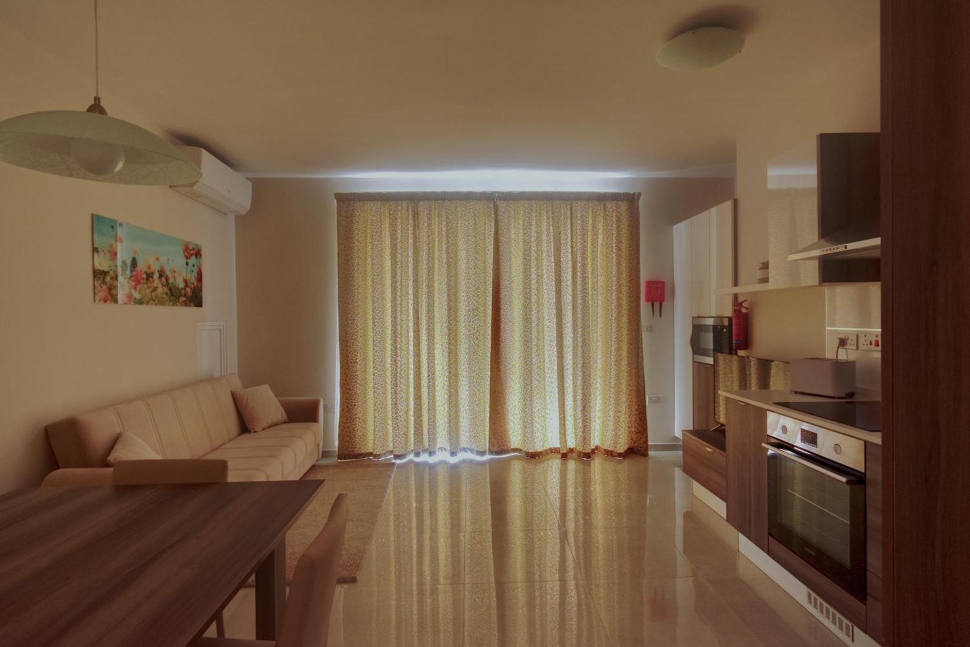 Marbella Holiday Apartments - Seafront - Wifi Marsaskala Eksteriør bilde